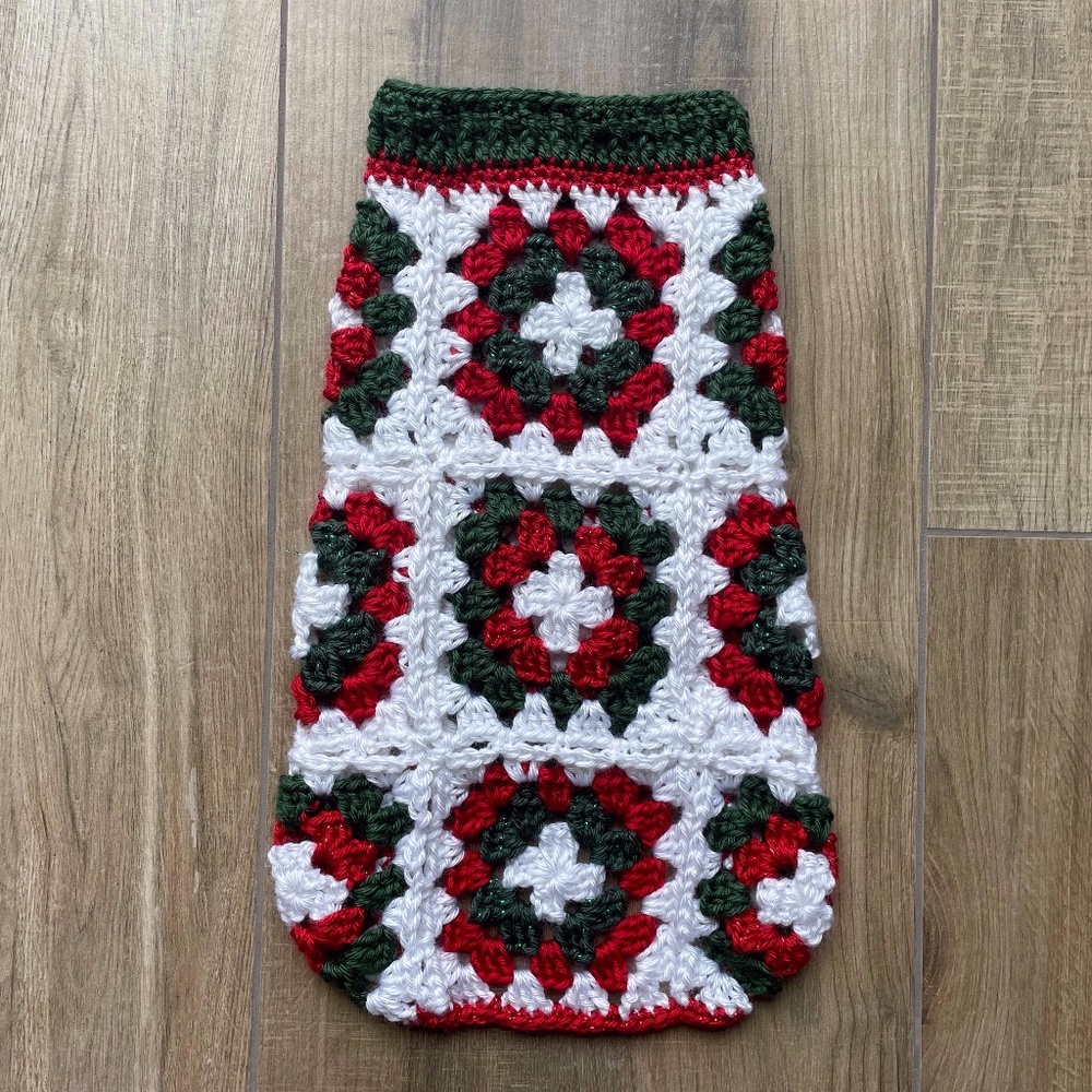 Dog Sweater Medium Crochet Christmas Holiday White Green Red - Picture 1 of 9
